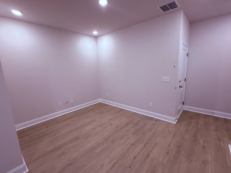 Spacious, unfurnished interior of a new home in Promenade at Clari Park, Murfreesboro (Image 8).