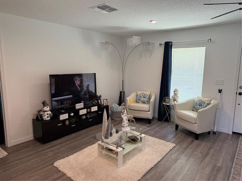 Furnished interior view inside a new home in , Ocklawaha (Image 10).