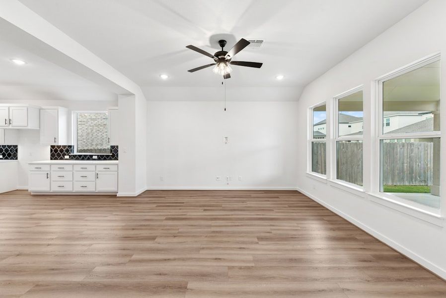 Spacious, unfurnished interior of a new home in University Heights, Round Rock (Image 21).