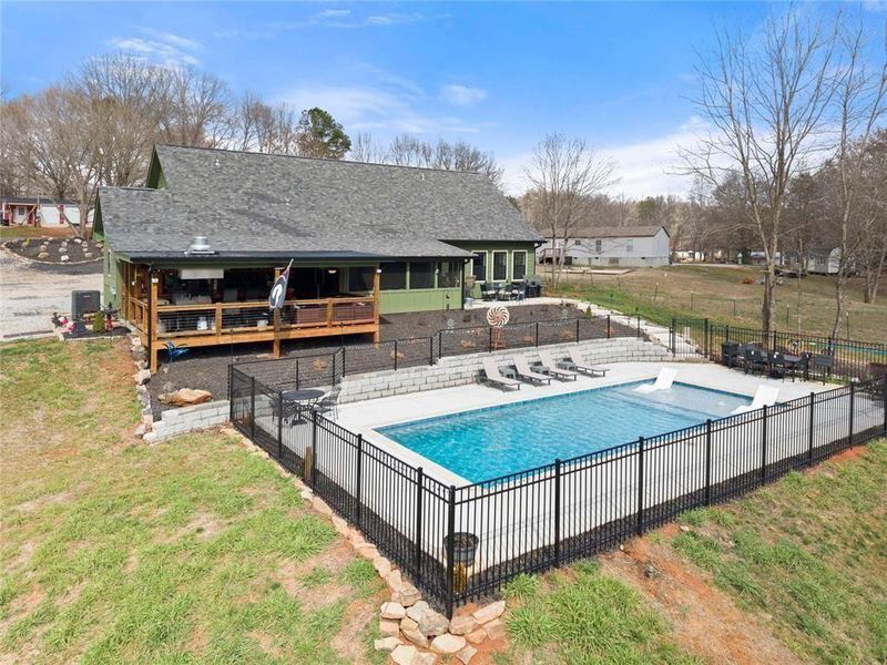 Community amenities in , Demorest (Image 48).