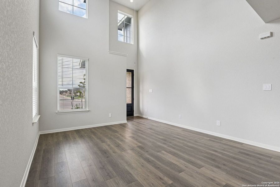 Spacious, unfurnished interior of a new home in Estancia Ranch - Premier Series, San Antonio (Image 52). Spacious, unfurnished interior of a new home in Estancia Ranch - Premier Series, San Antonio (Image 52).