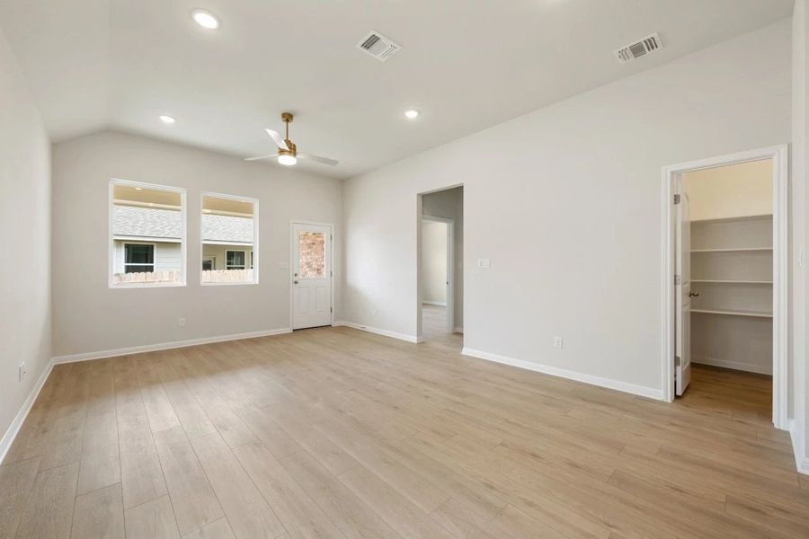 Spacious, unfurnished interior of a new home in La Cima, San Marcos (Image 10). Spacious, unfurnished interior of a new home in La Cima, San Marcos (Image 10).