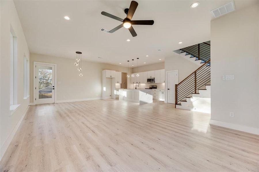 Spacious, unfurnished interior of a new home in , Dallas (Image 18).