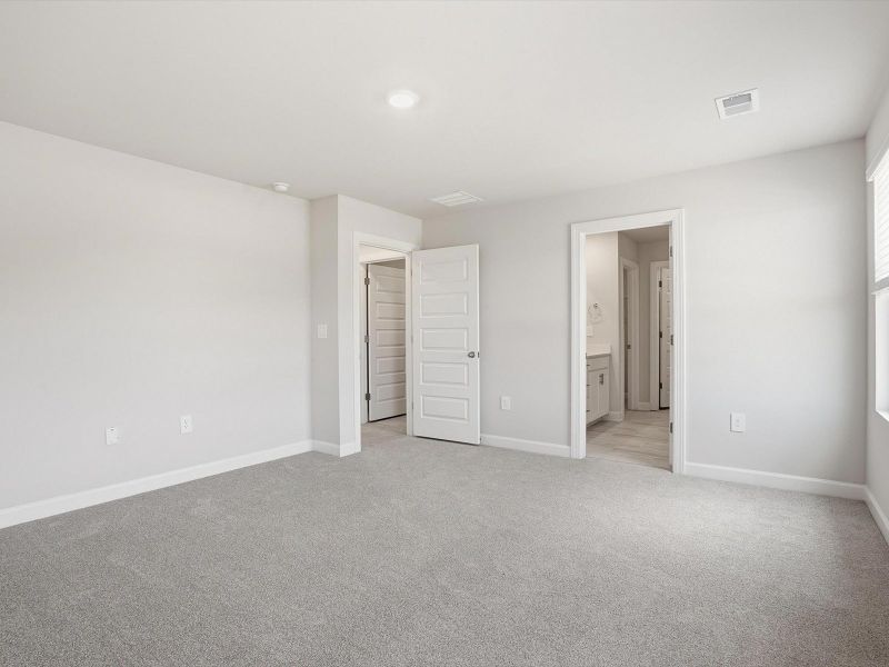 Spacious, unfurnished interior of a new home in Village at White Pine, Pendleton (Image 18). Spacious, unfurnished interior of a new home in Village at White Pine, Pendleton (Image 18).