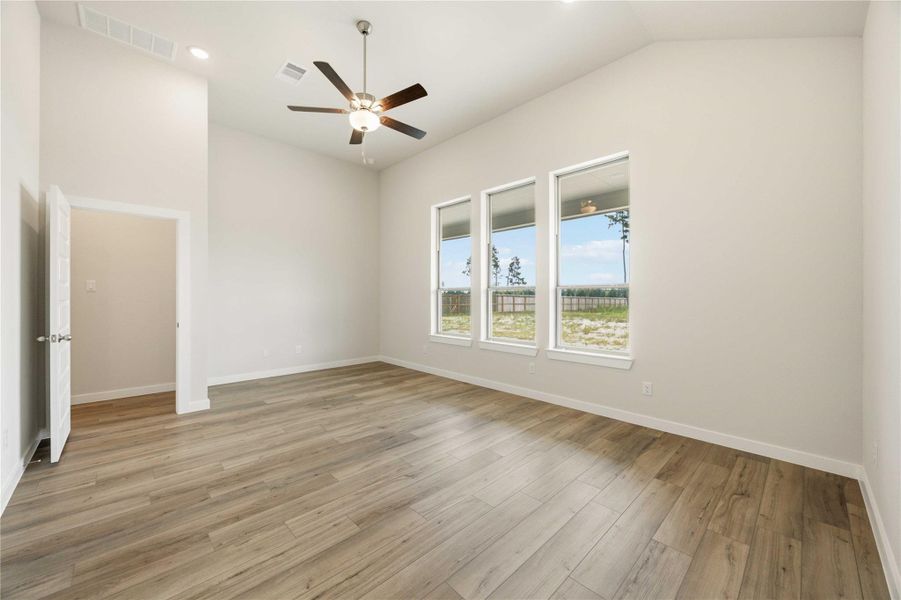 Spacious, unfurnished interior of a new home in Pine Rock Estates, Conroe (Image 14). Spacious, unfurnished interior of a new home in Pine Rock Estates, Conroe (Image 14).