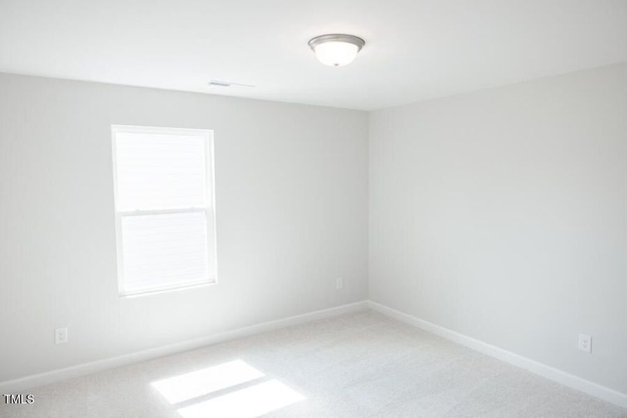 Spacious, unfurnished interior of a new home in Gregory Village, Lillington (Image 93).