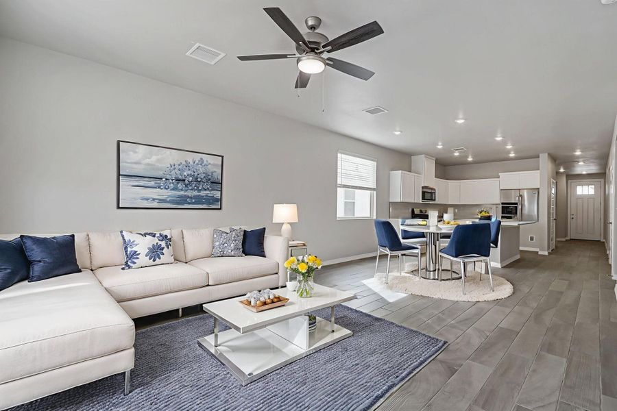 Furnished interior view inside a new home in Paseos Del Este, Horizon City (Image 11).