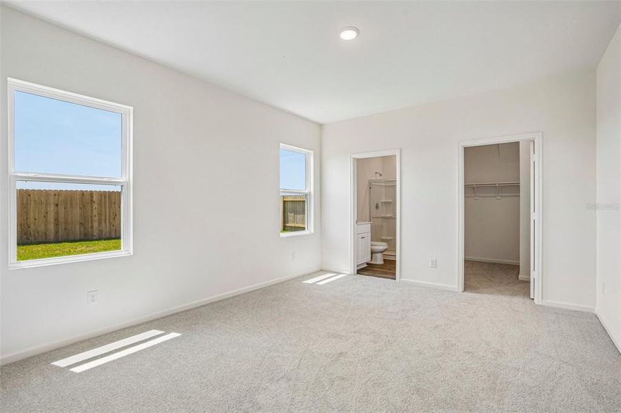 Spacious, unfurnished interior of a new home in , Deland (Image 24).