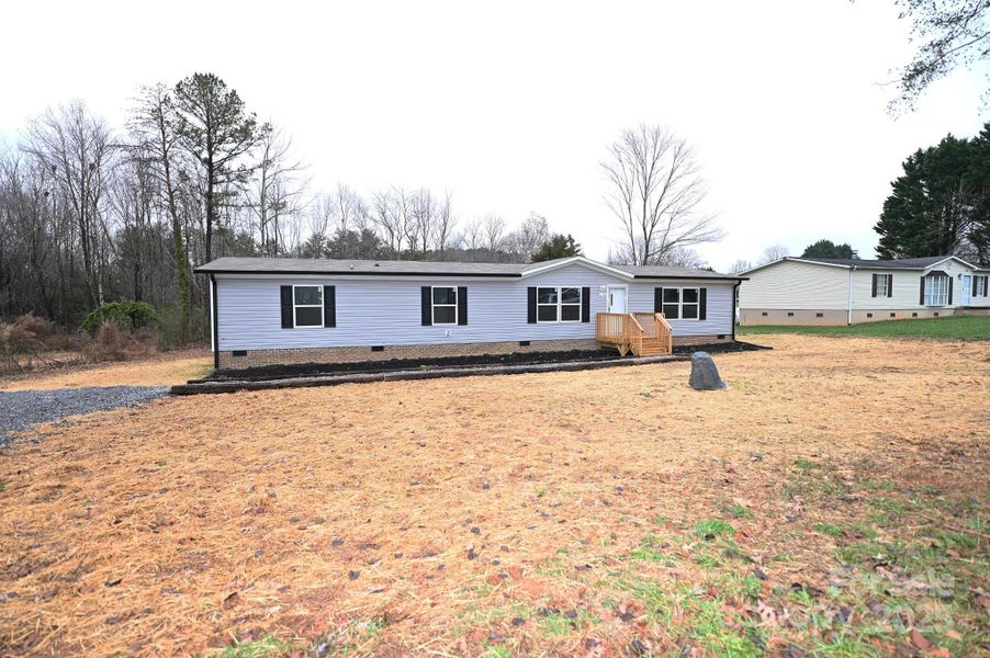 Exterior details and patio area of a home in , Hickory (Image 26).
