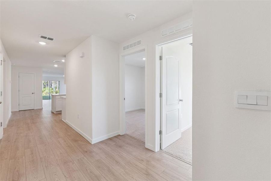 Spacious, unfurnished interior of a new home in Fountain View, Ormond Beach (Image 9).