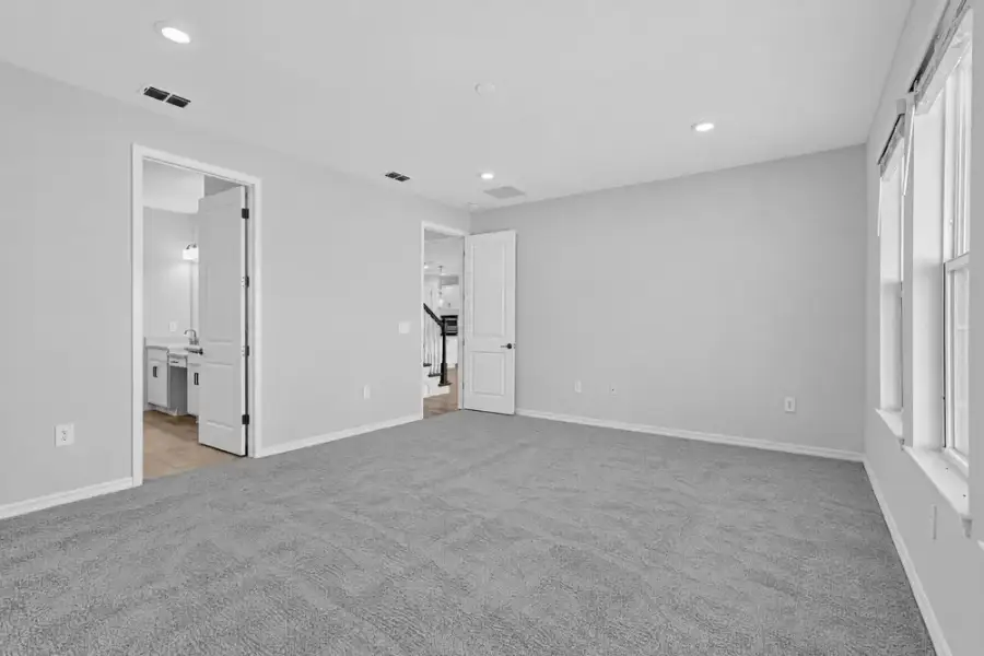Spacious, unfurnished interior of a new home in Center Lake Ranch Community Group Page, St. Cloud (Image 39).