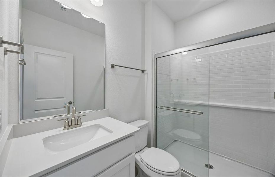 Secondary bath on first level