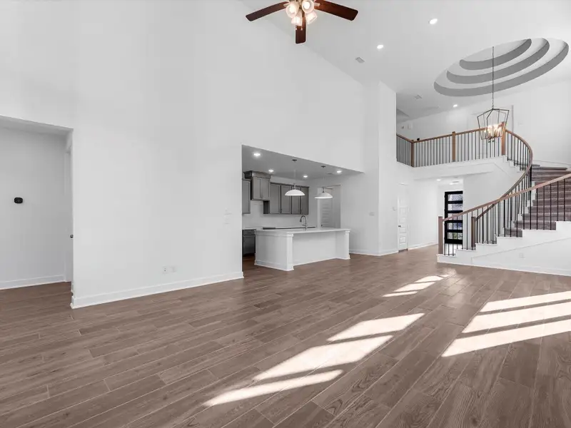 Spacious, unfurnished interior of a new home in Sienna - 45', Missouri City (Image 10).