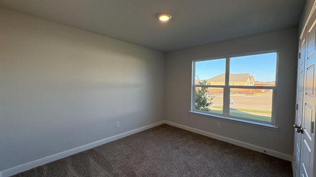 Spacious, unfurnished interior of a new home in Sandstone Estates, Granbury (Image 20).