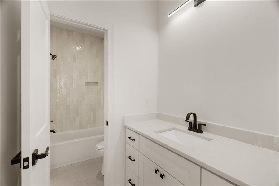 Furnished interior view inside a new home in , Cartersville (Image 7).