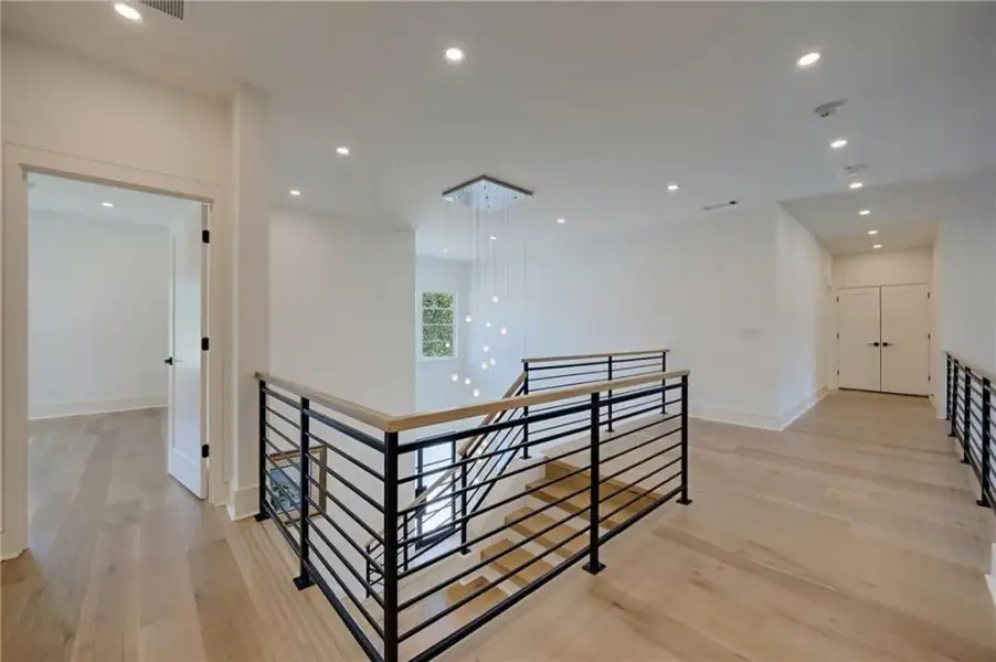 Image 84 of a home in .