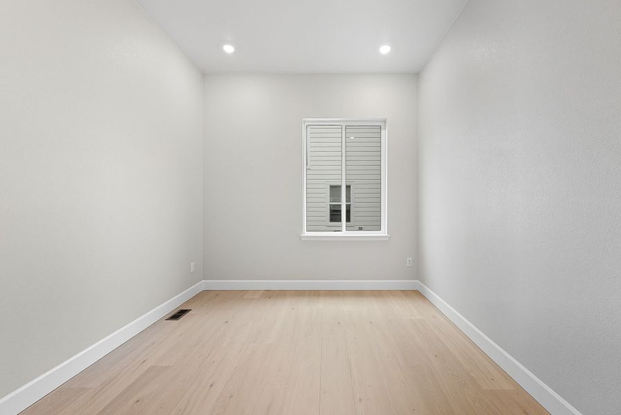 Spacious, unfurnished interior of a new home in Trailstone Destination Collection, Arvada (Image 19).