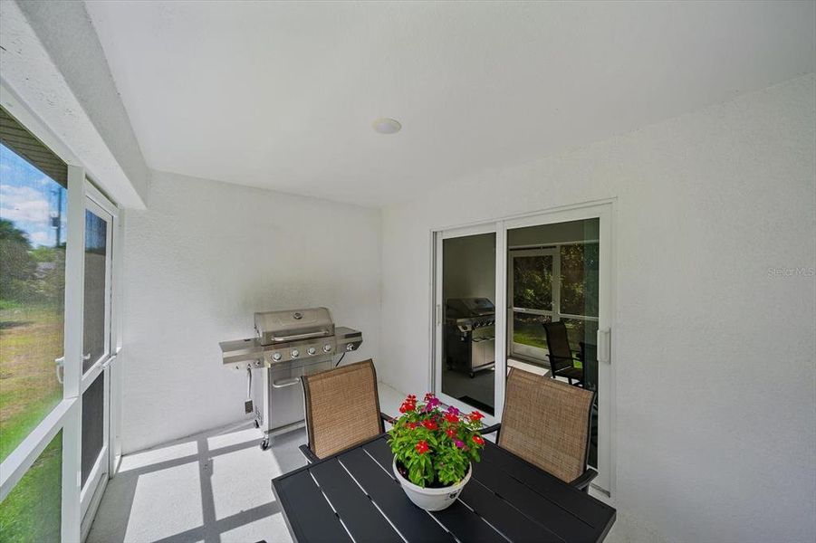 Exterior details and patio area of a home in , Port Charlotte (Image 4).