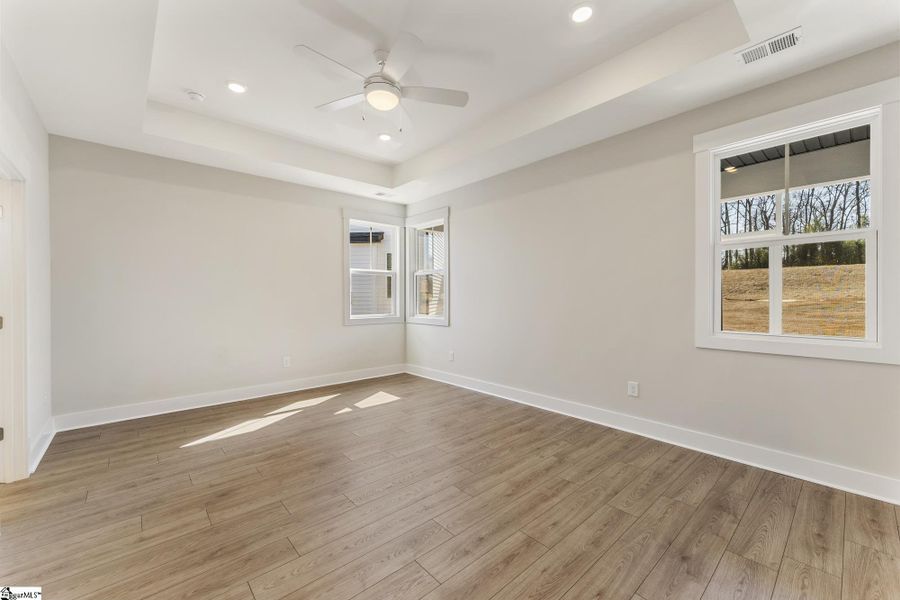 Spacious, unfurnished interior of a new home in Saratoga Oaks, Williamston (Image 28).