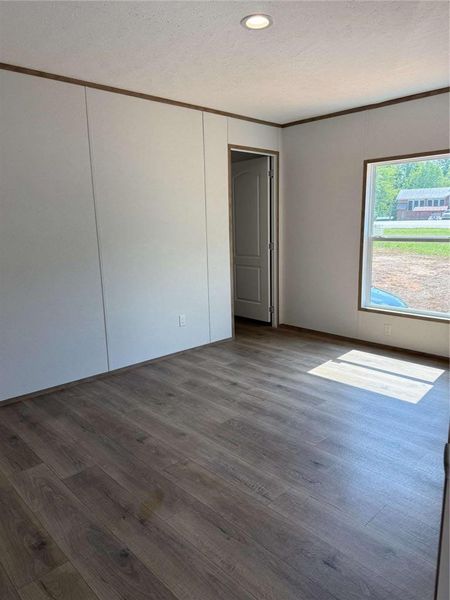 Spacious, unfurnished interior of a new home in , Elberton (Image 9).