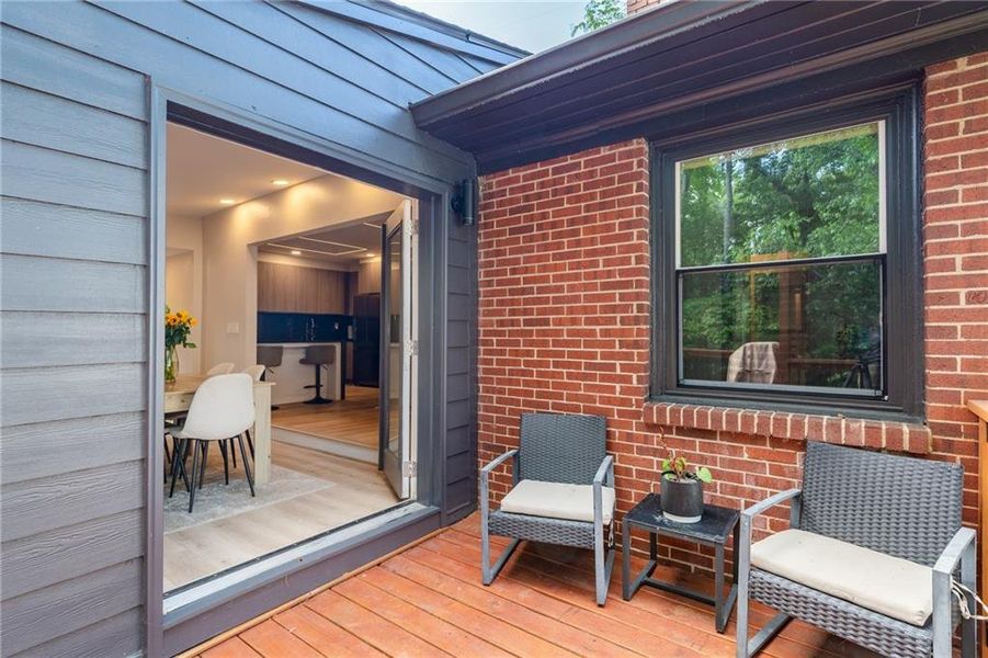 Exterior details and patio area of a home in , Decatur (Image 3).