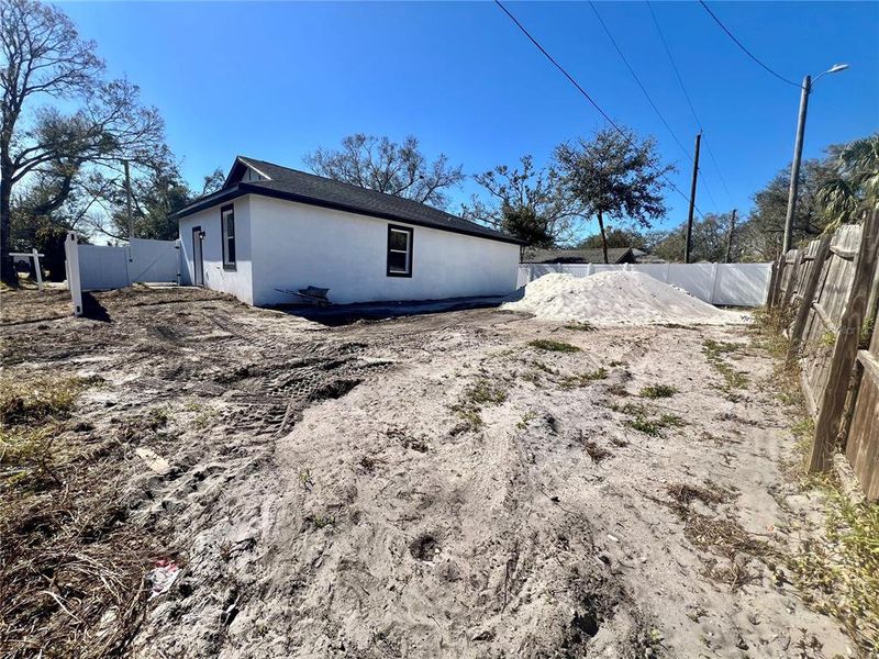Exterior details and patio area of a home in , Tampa (Image 35).