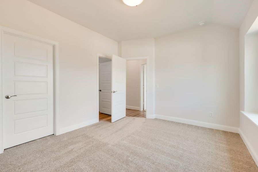 Spacious, unfurnished interior of a new home in , Whitesboro (Image 28).