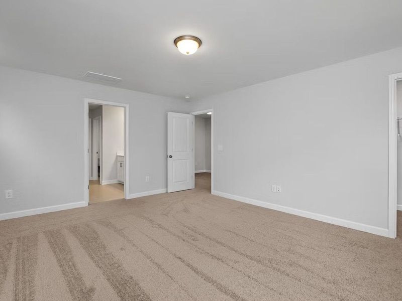 Spacious, unfurnished interior of a new home in Lake Park Villas, Wylie (Image 24).