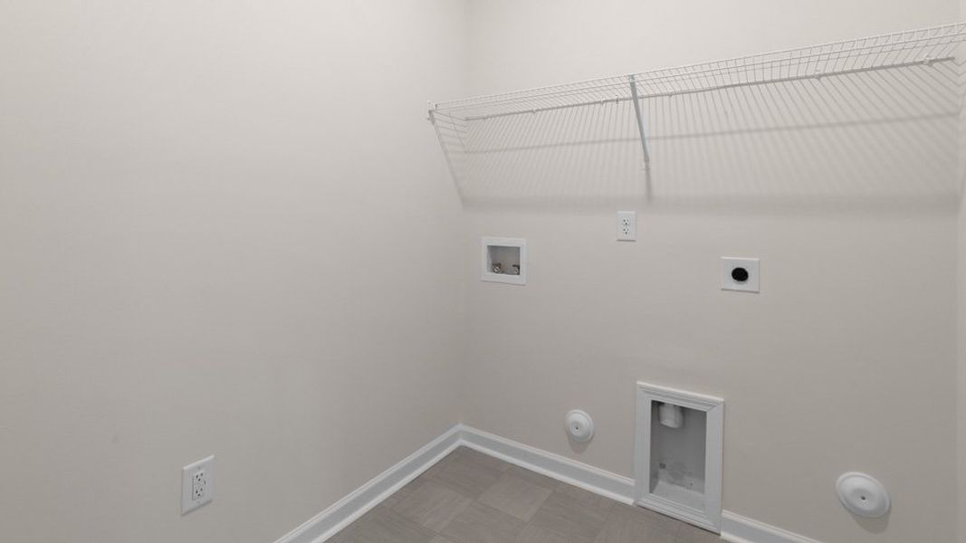 Spacious, unfurnished interior of a new home in Cambridge Park, Mebane (Image 19).