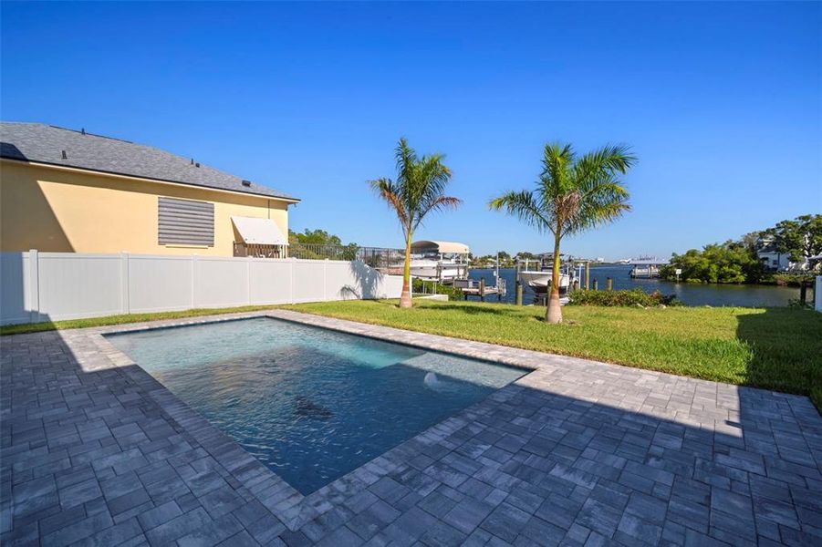 Exterior details and patio area of a home in , Apollo Beach (Image 34).