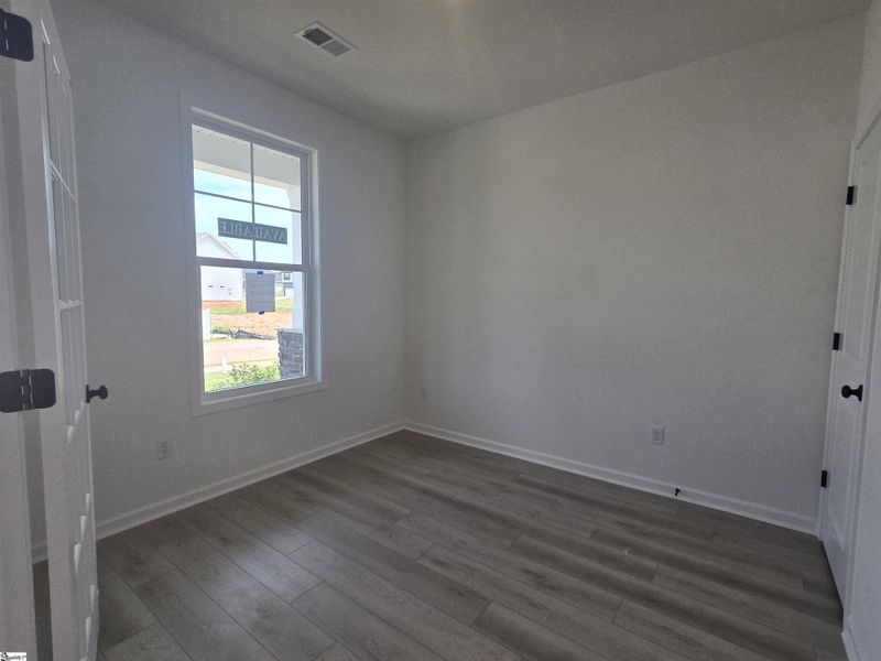 Spacious, unfurnished interior of a new home in Shiloh Trail, Wellford (Image 11).