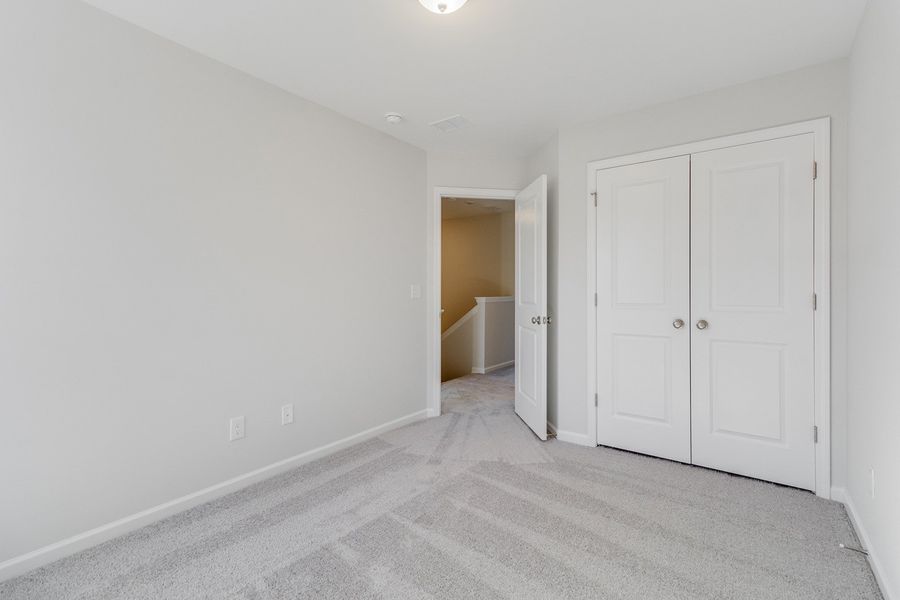 Spacious, unfurnished interior of a new home in Astoria, Columbia (Image 28).