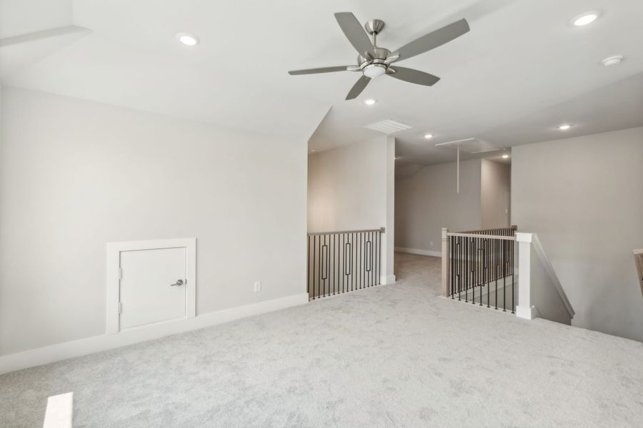 Spacious, unfurnished interior of a new home in Painted Tree Lakeside, McKinney (Image 26).