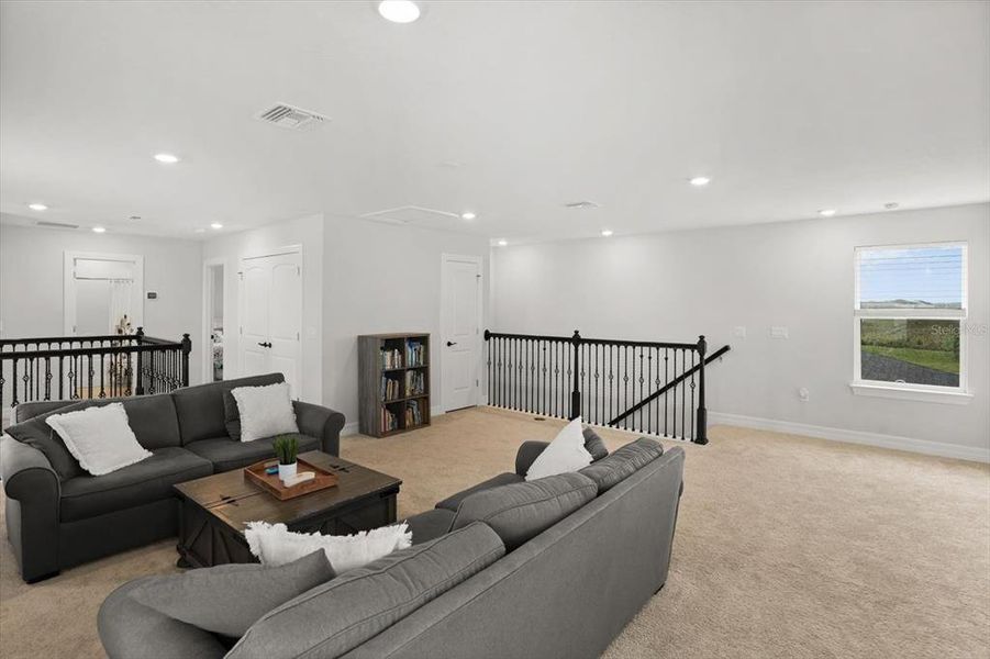 Furnished interior view inside a new home in , Orlando (Image 10).