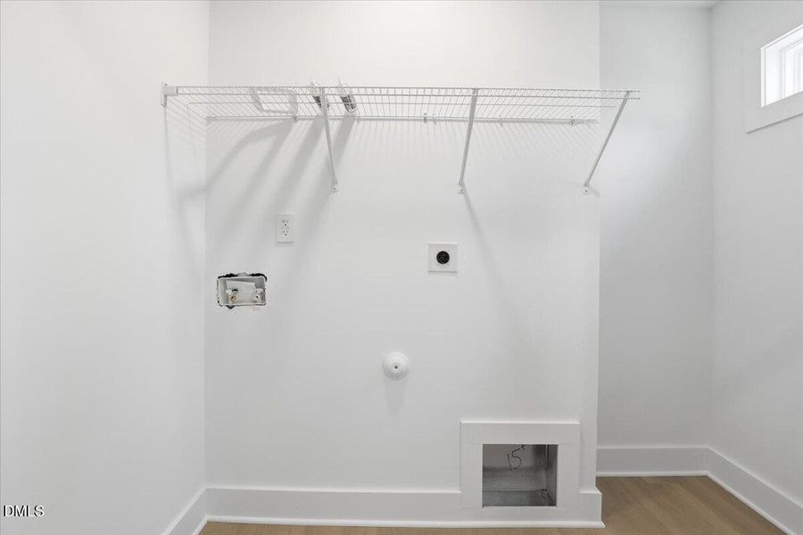 32-215 N Lumber St-32