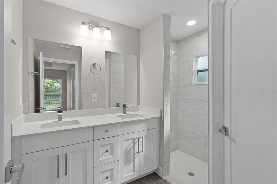 Furnished interior view inside a new home in , Ocklawaha (Image 6).