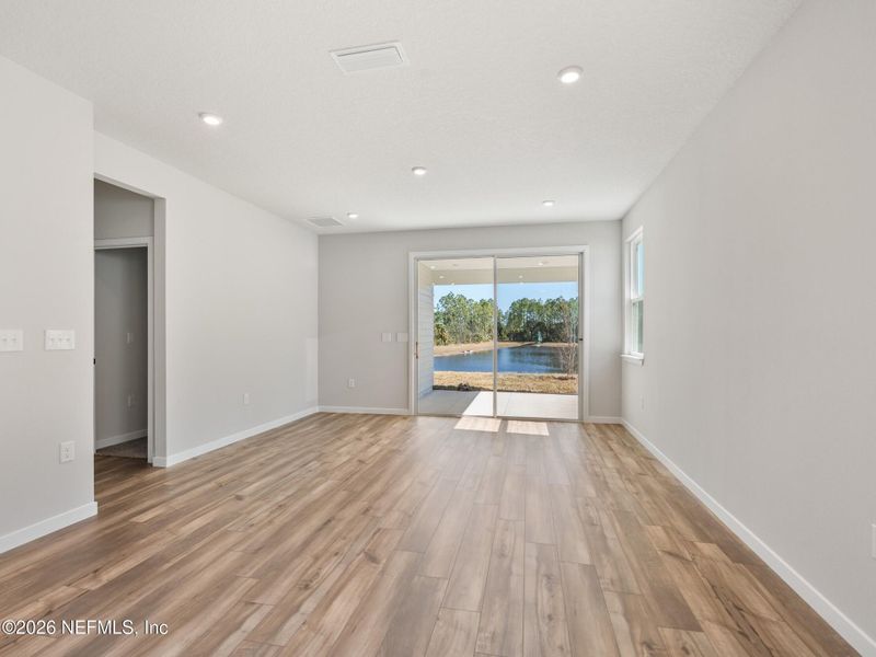 Spacious, unfurnished interior of a new home in Seminole Palms, Palm Coast (Image 15).