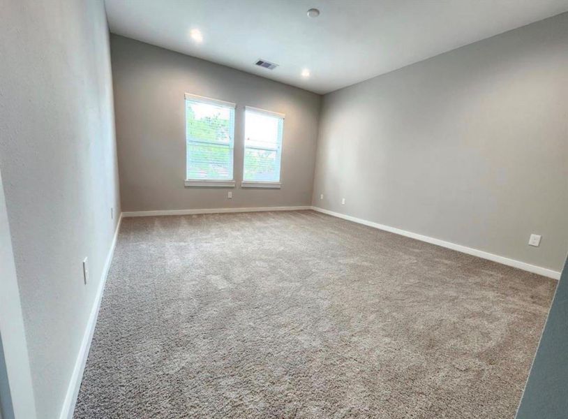 Spacious, unfurnished interior of a new home in 420 Benbrook, Houston (Image 12). Spacious, unfurnished interior of a new home in 420 Benbrook, Houston (Image 12).