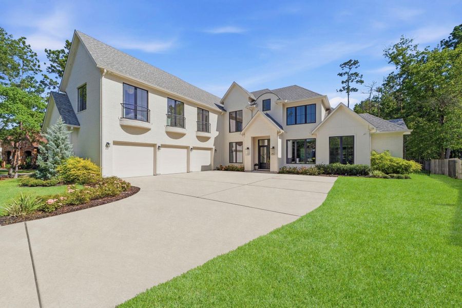Oversized 3 Car Garage with lots of storage! Oversized 3 Car Garage with lots of storage!