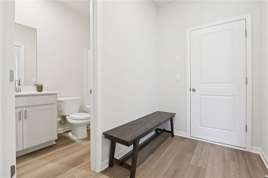 Furnished interior view inside a new home in Ivey Township, Dallas (Image 17).