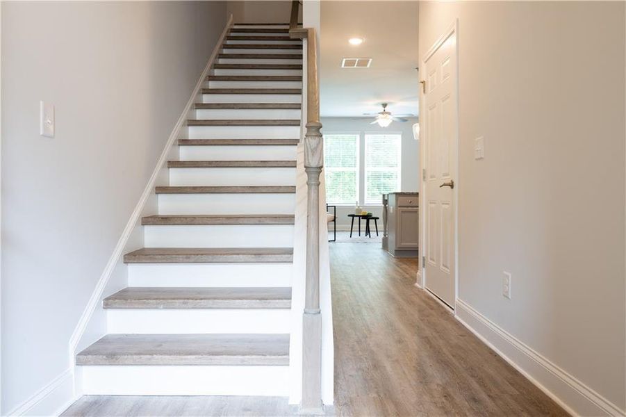 Spacious, unfurnished interior of a new home in , Homer (Image 24).
