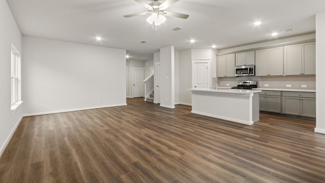 Furnished interior view inside a new home in Cielo, Conroe (Image 9).