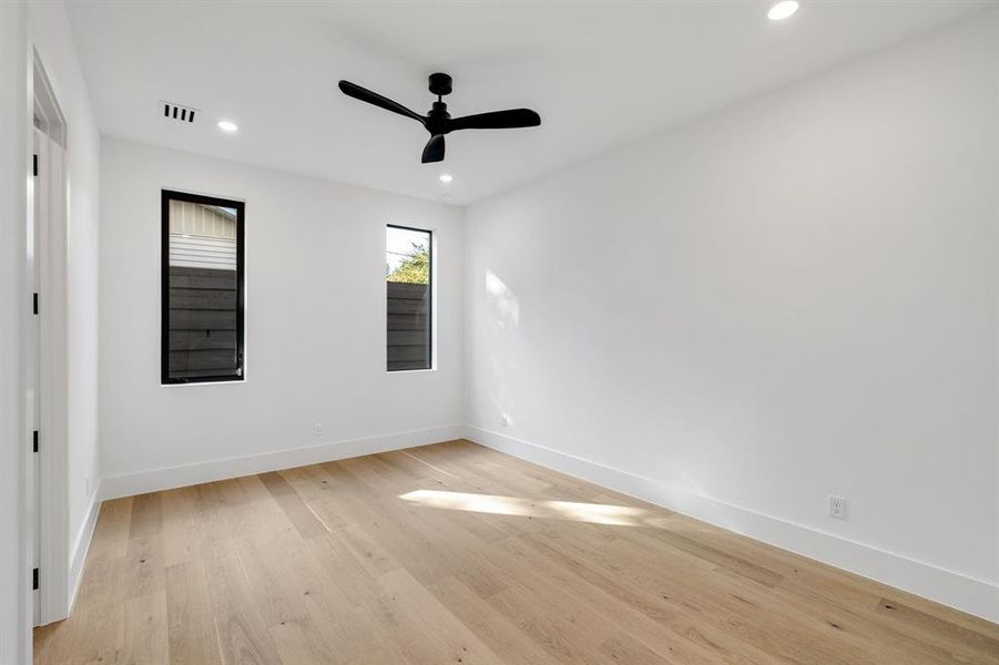 Spacious, unfurnished interior of a new home in , Farmers Branch (Image 35).