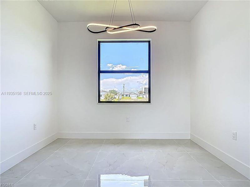 Spacious, unfurnished interior of a new home in , Cape Coral (Image 12).
