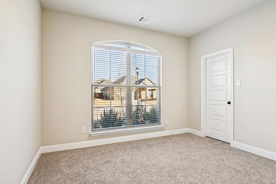 Spacious, unfurnished interior of a new home in , Alvarado (Image 39).