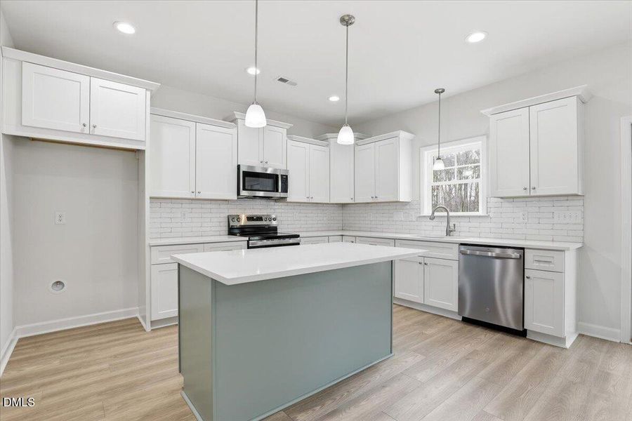 18-404 Creeks Edge Dr-18