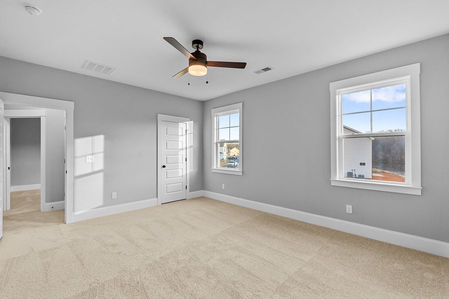 Spacious, unfurnished interior of a new home in Hanes Lake, Winston-Salem (Image 33).