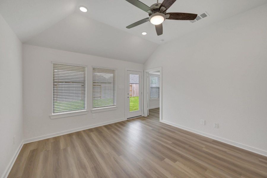 Spacious, unfurnished interior of a new home in Pinewood at Grand Texas, New Caney (Image 18).
