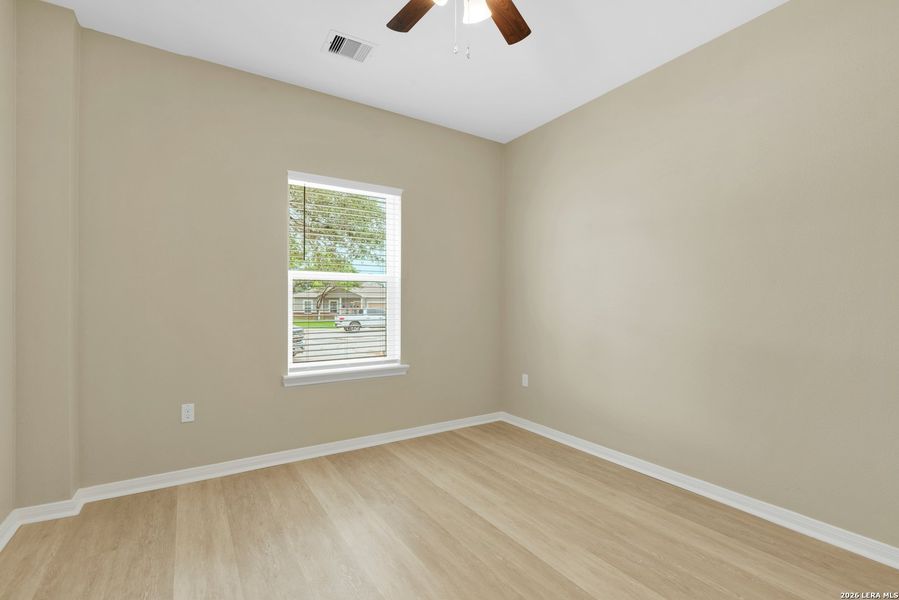 Spacious, unfurnished interior of a new home in , San Antonio (Image 14).
