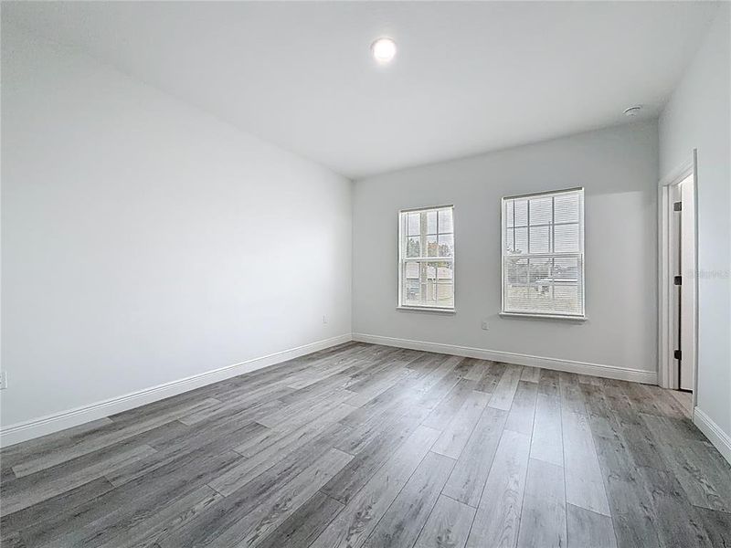 Spacious, unfurnished interior of a new home in , Ocala (Image 32).